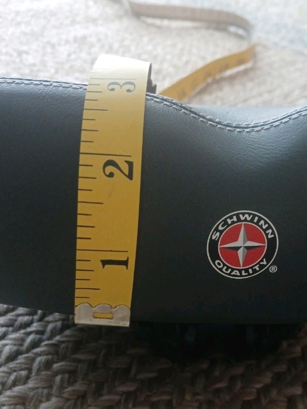 Schwinn Black Bicycle Seat No Pressure Noseless Saddle NWT - Picture 13 of 16